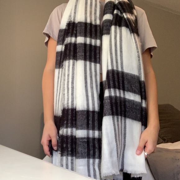 Zara Plaid Blanket Scarf - Picture 2 of 5